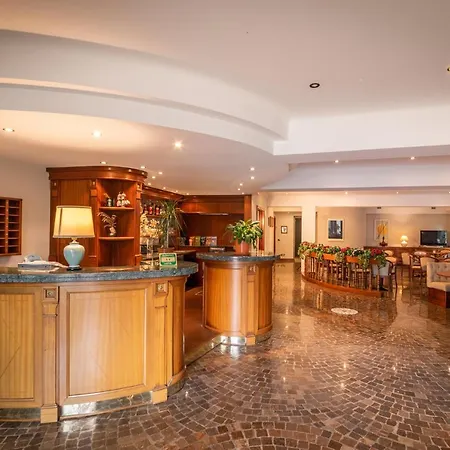 Hotel Ristorante Vapore Faggeto Lario